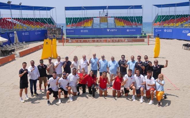 Antalya'da plaj voleybolu heyecanı