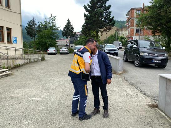 Rize'de baldan zehirlenen arıcı, sağlık ekiplerinin müdahalesiyle kurtarıldı