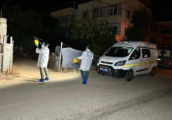 Evinin bahçesinde tabancayla vuruldu, hastanede öldü