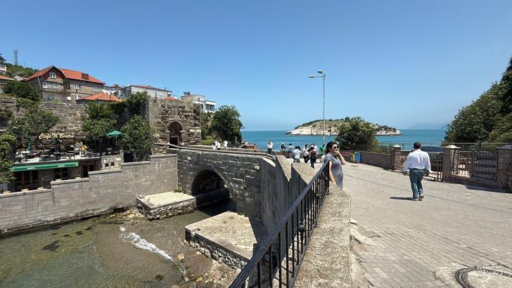 Bayram tatilinde 6 bin nüfuslu ilçeye 150 bin kişi geldi