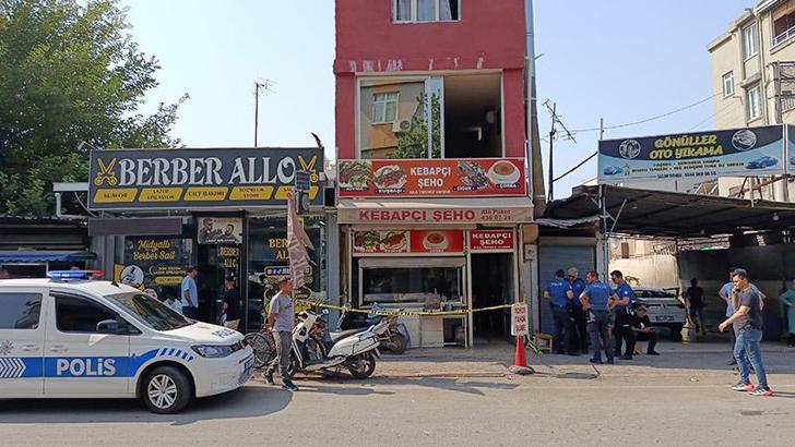 Annesini çalıştığı iş yerinde bıçaklayarak öldürdü