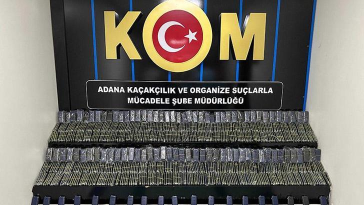 Adana'da 14 milyon TL değerinde kaçak telefon ve gözlük ele geçirildi