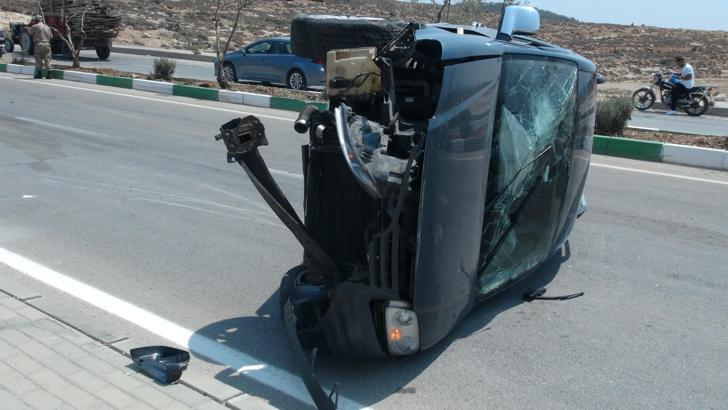 Kilis’te, hafif ticari araç takla attı: 4 yaralı