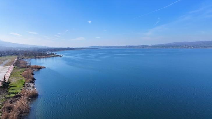 Bakan Kurum: Sapanca Gölü'ndeki kaçak yapıları kaldırıp doğal dokuyu ortaya çıkaracağız