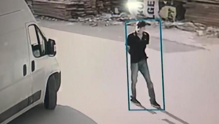 17 yaşında düz kontak yaparak araç çaldı, polisin takibiyle fıstık bahçesinde yakalandı