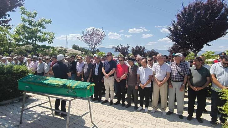 36 günlük bebeğinin yanında bıçaklanarak öldürüldü; 2'si kadın, 4 gözaltı (2)