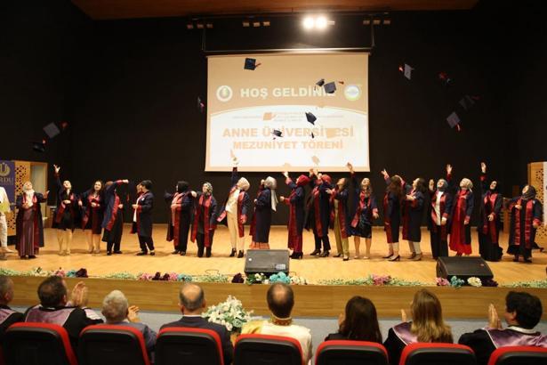 Ordu’da 21 anne üniversite mezunu oldu