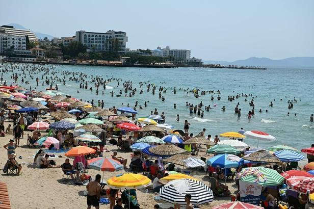 Kuşadası'nda turizmciler sezondan umutlu