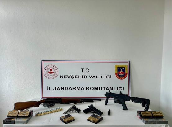 Nevşehir'de kaçak silah bulunduran 2 kişiye gözaltı