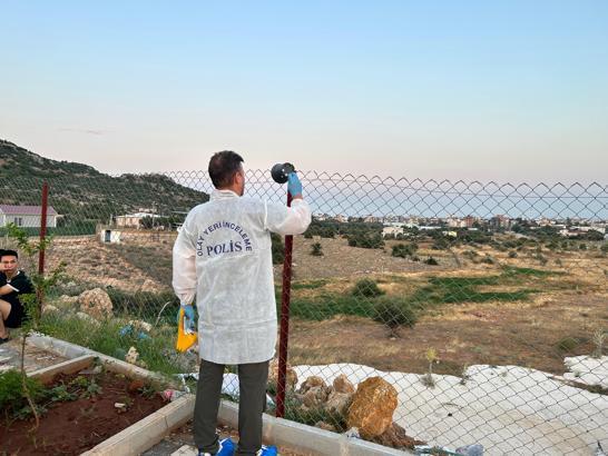 Bahçede otururken yorgun mermiyle hayatını kaybetti
