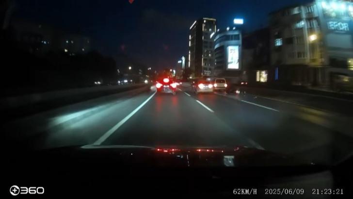 İstanbul - Kağıthane D-100 Karayolunda motosiklet kazası kamerada