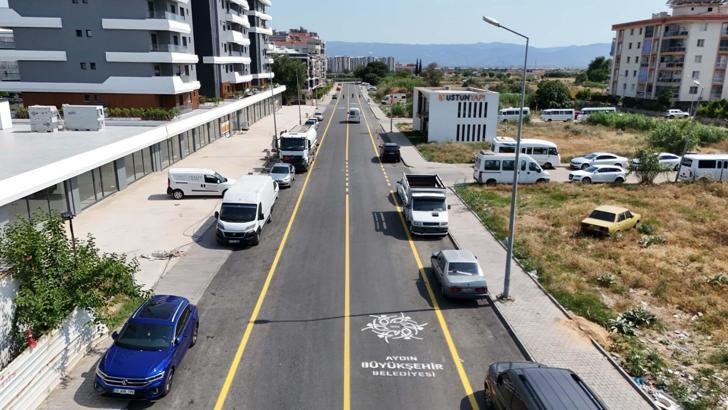Efeler'de yenilenen 3. Cadde, tekrar trafiğe açıldı