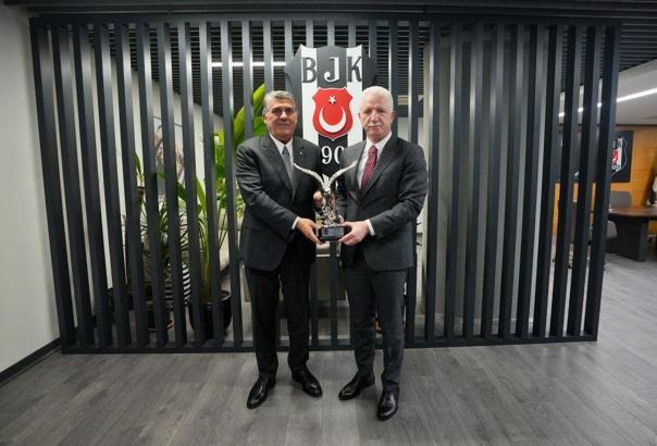 İstanbul Valisi Davut Gül’den Beşiktaş'a ziyaret