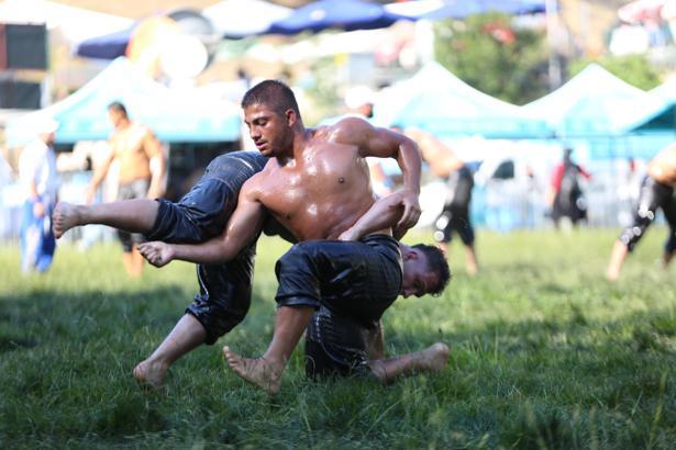 Tarihi Çalı Güreşleri’nde 800 pehlivan er meydanına çıkıyor