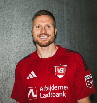 Göztepeli Nielsen ülkesine döndü