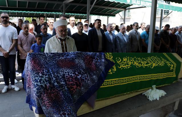 16 yıl önce şeker toplarken öldürülen Ahmet ve Dilruba'nın ablası, kene ısırması sonucu yaşamını yitirdi