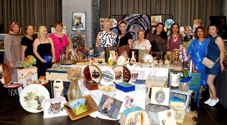 Antalya'da defileli yıl sonu sergisi