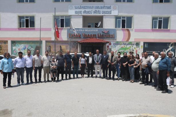 Van İpekyolu Belediyesi Eşbaşkan Uzunay, muhtarla bir araya geldi