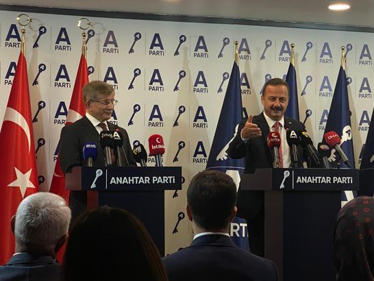 Davutoğlu, Ağıralioğlu'nu ziyaret etti