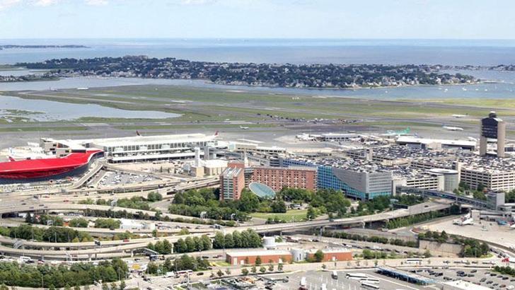 ABD'nin Boston kentindeki havalimanına inen uçak pistin dışına çıktı