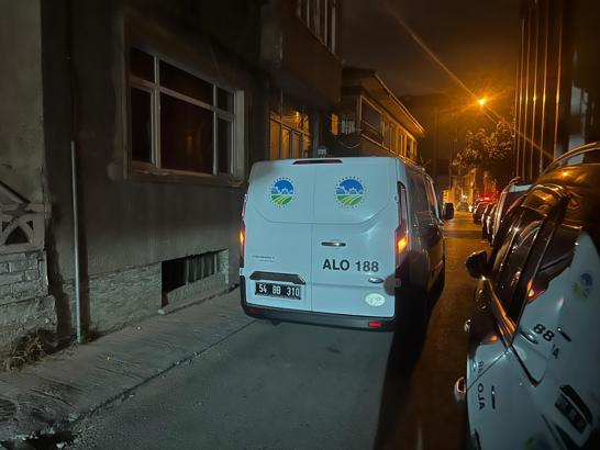 Yayılan koku ile ortaya çıktı; yalnız yaşadığı evinde ölü bulundu