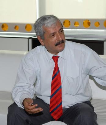 Gazeteci Zeki Özer hayatını kaybetti