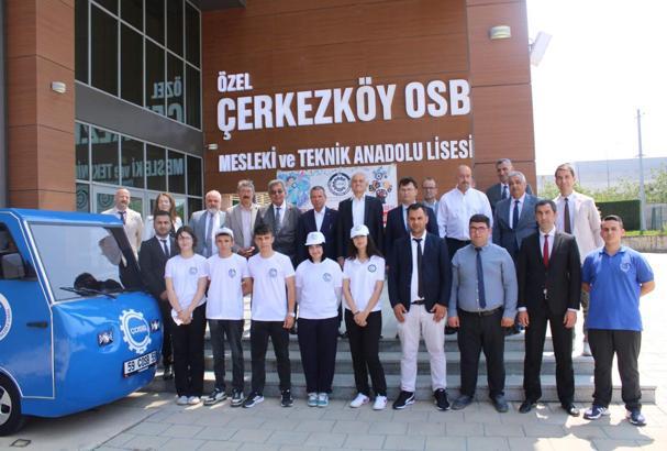 Tekirdağ'da lise öğrencileri, yerli imkanlarla elektrikli kamyonet üretti