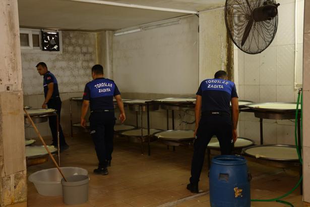 Mersin’de sağlıksız süt ürünleri imalathanesini mühürledi