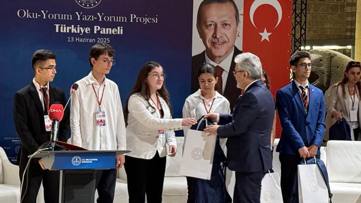 5 Türk destanını çizgi roman haline getiren 11 öğrenciye ödül