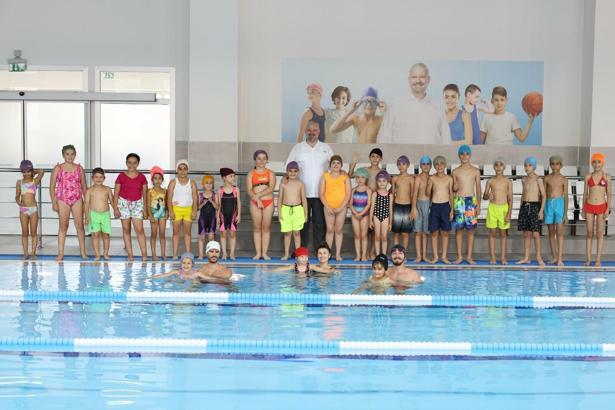 Menemen’de ücretsiz yüzme kursu kayıtları başladı