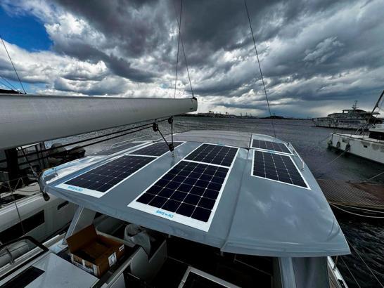 Mobil yaşama güneş desteği