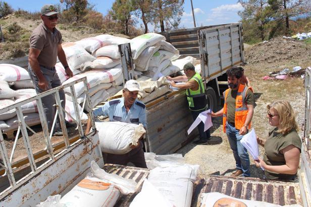 Büyükşehir’den çiftçilere gübre desteği