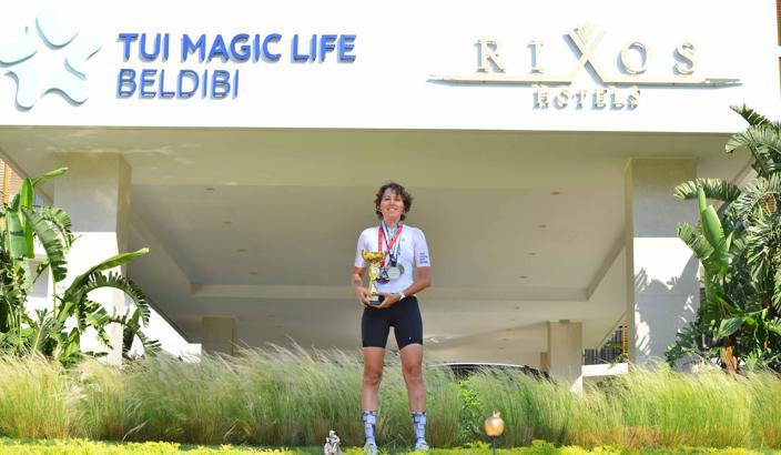 Milli bisikletçi Çakır, spor ve tatili buluşturuyor