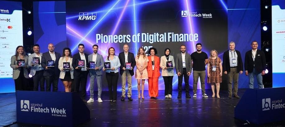 Teknoloji ve finans uzmanlarını buluşturan zirve sona erdi