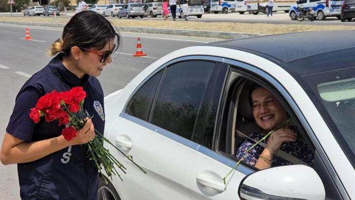 Polisten Gadir-i Hum kutlaması