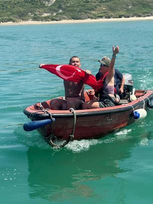 Otizmli ultra maraton yüzücüsü Tuna, Manş Denizi'ni geçti (2)