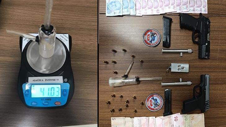 Esenyurt'ta 'Huzur İstanbul' denetimi: 3 suikast silahı ele geçirildi
