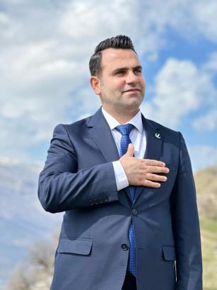 Derecik Belediye Başkanı Hasan Dinç, partisinden istifa etti