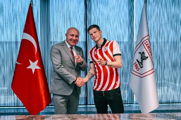 Samsunspor, İzlandalı sol bek Logi Tomasson ile sözleşme imzaladı