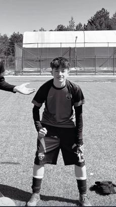 13 yaşındaki çocuğun yumruğuyla kalbi duran Alperen Ömer, gözyaşlarıyla toprağa verildi