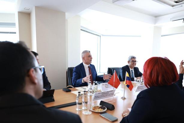 Bakan Bolat, Venezuela Ticaret Bakanı Calderon ve Turizm Bakanı Hernández ile bir araya geldi