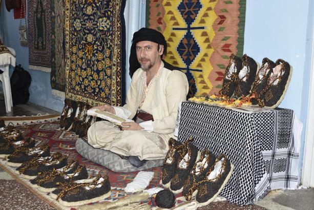 'Harik' geleneğini 30 yıldır yaşatmaya çalışıyor