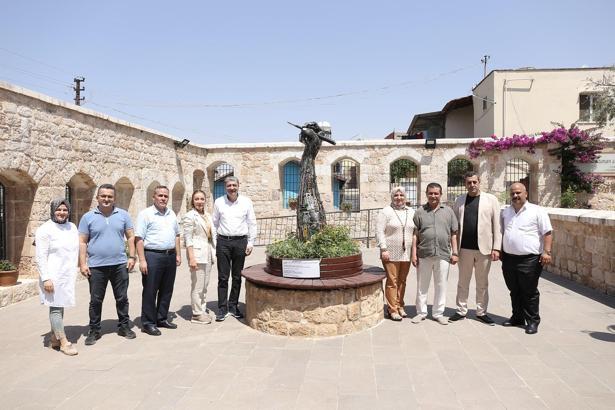 Cemil Meriç’in ölüm yıldönümü anısına ‘Kalemin Gücü’ heykeli