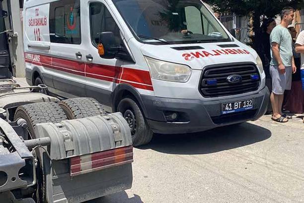 Kocaeli'de bıçaklı kavga; 2 kardeş yaralı