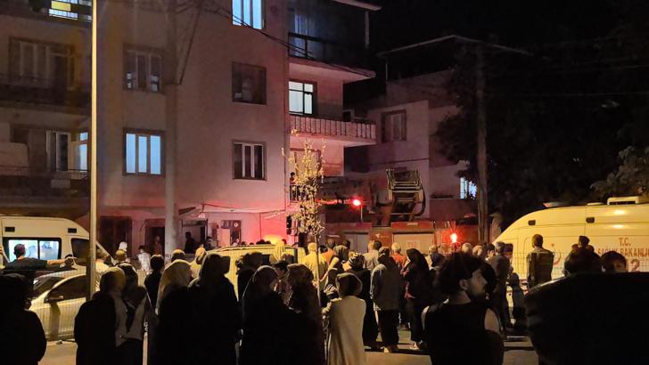 Tartıştığı eşini tabancayla öldürüp, intihar etti