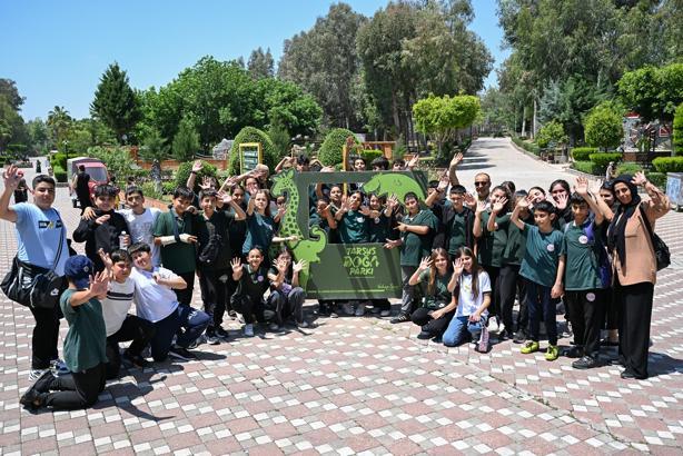 Çocuklar ‘minikbüs’le gezip öğreniyor