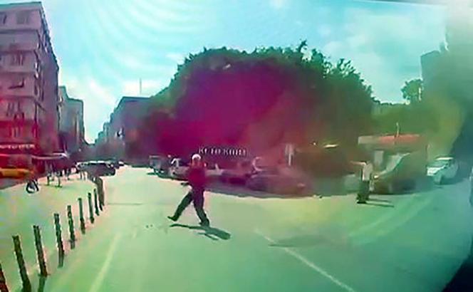 ‘Ben içindeki candan sorumluyum’ dedikten saniyeler sonra minibüsüyle yayaya çarptı