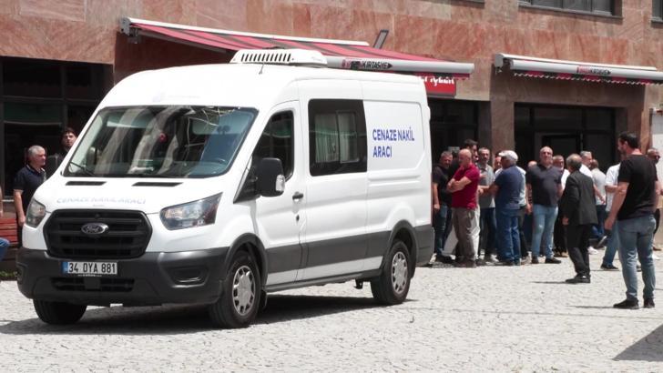 İstanbul - Maltepe'de yol verme kavgasında aldığı darbe sonrası hayatını kaybeden Erkan Temiz toprağa verildi