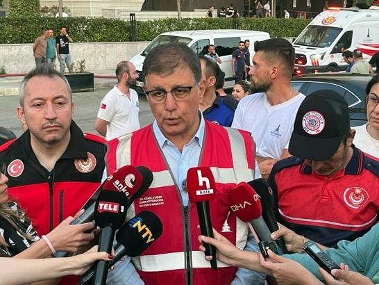 Plastik fabrikasının deposunda yangın çıktı; dumanların sardığı hastanedeki hastalar tahliye edildi (4)