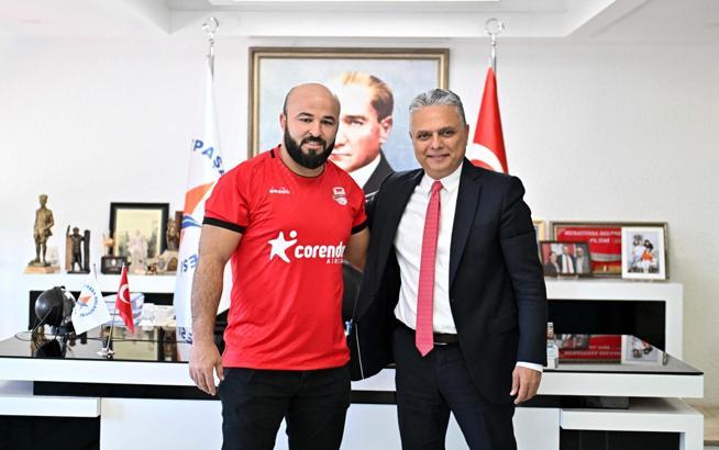 Muratpaşa yine şampiyonluğa yürüyor